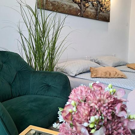 מיירקורה-צ'וק 7 Level Central Apartments מראה חיצוני תמונה