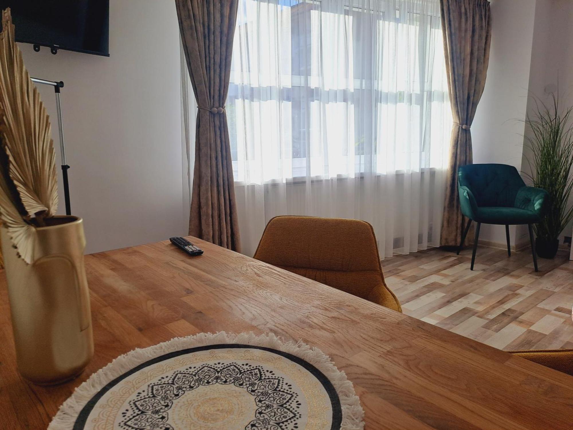 מיירקורה-צ'וק 7 Level Central Apartments חדר תמונה